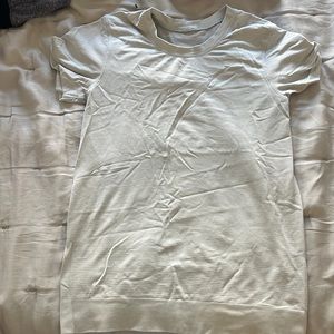 lululemon swiftly relaxed fit size 2